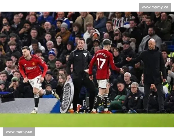 曼联迎战对手精彩纷呈 挺进欧战区展现强大实力